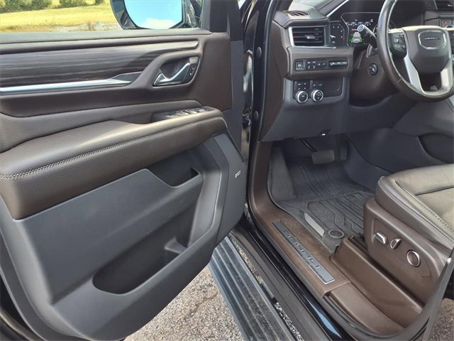 Used 2021 GMC Yukon Denali w/ Denali Premium Package image 43