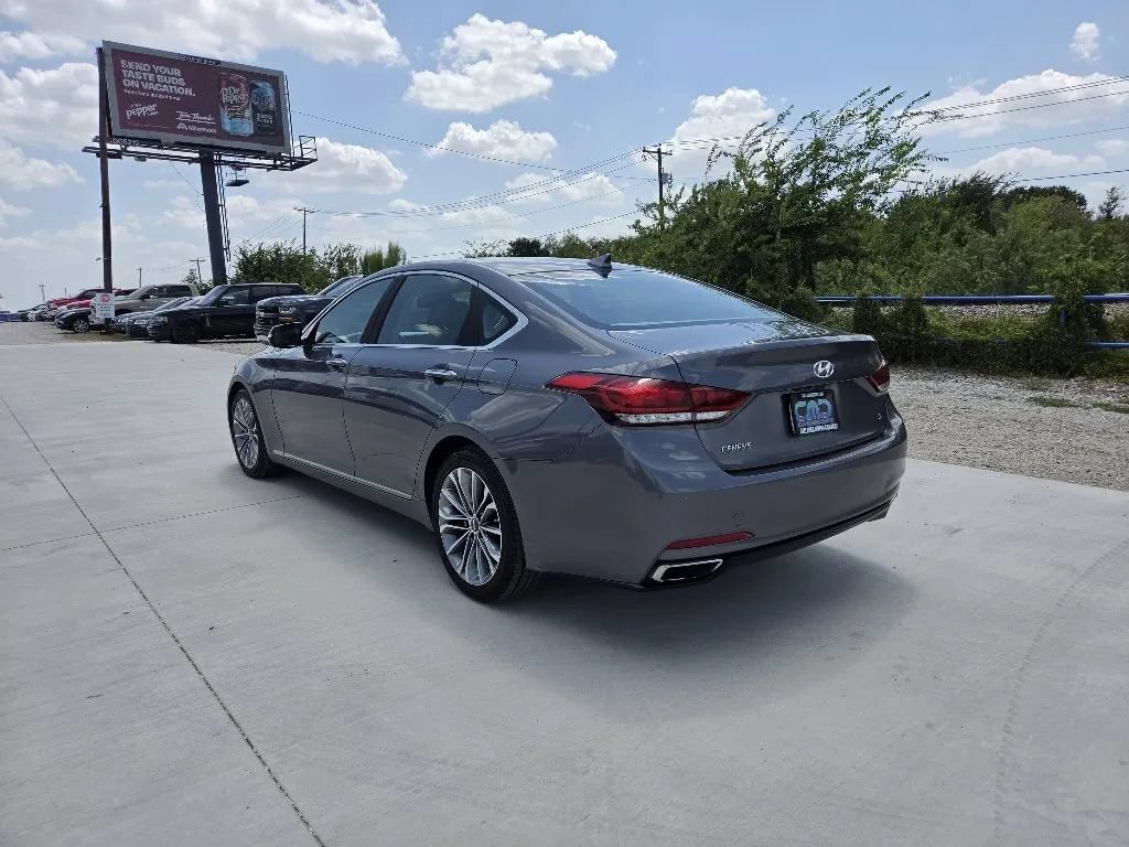 Used 2016 Hyundai Genesis 3.8 RWD image 8