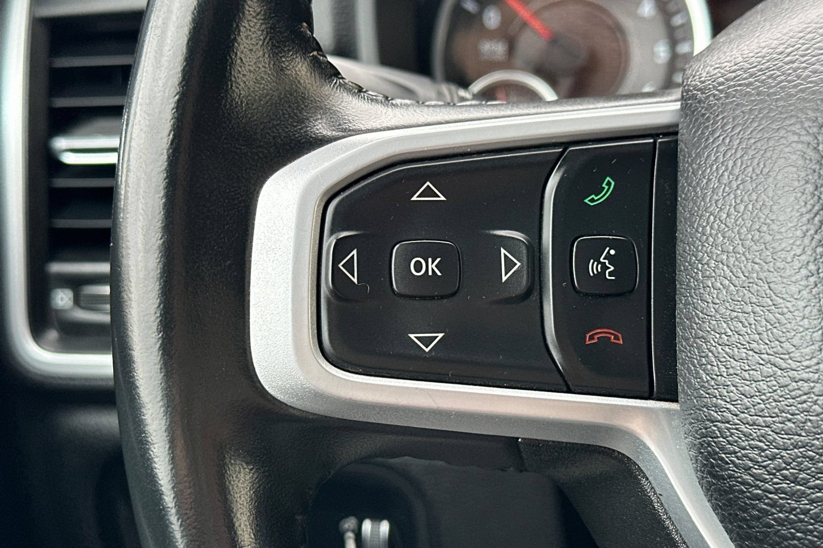 Used 2023 RAM 1500 Big Horn AWD/4WD image 30