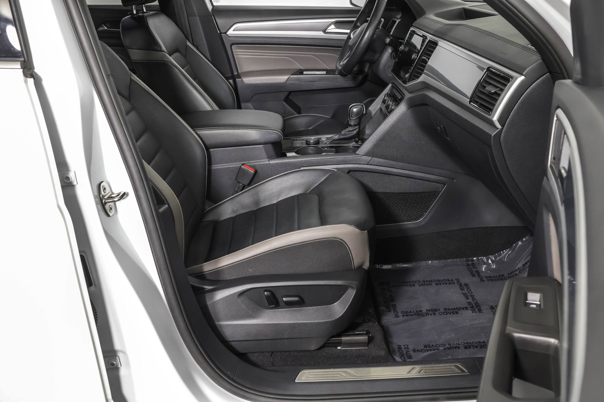 Used 2022 Volkswagen Atlas Cross Sport SEL Premium R-Line image 45