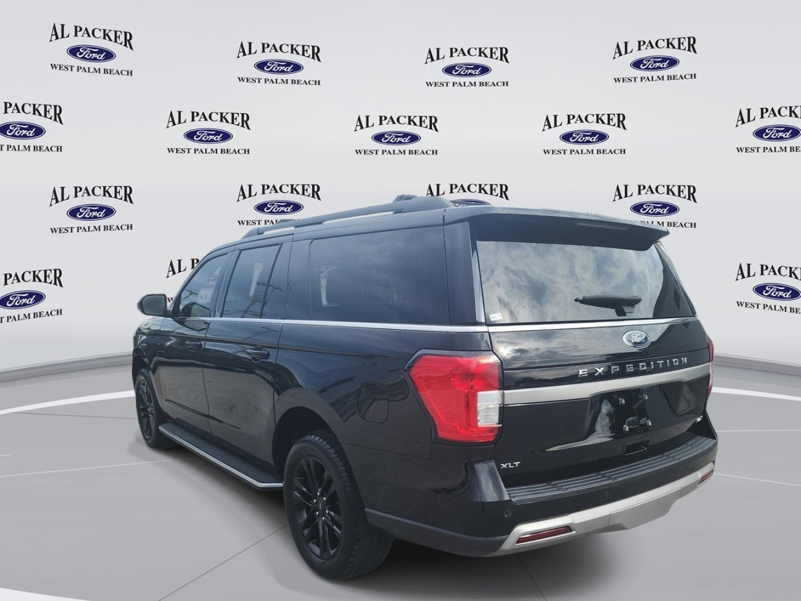 Used 2023 Ford Expedition Max XLT RWD image 4