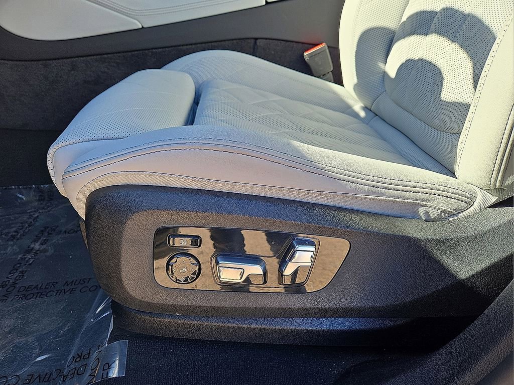 Used 2026 BMW X6 M60i image 23