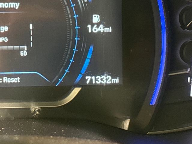 Used 2019 Hyundai Santa Fe SEL image 25