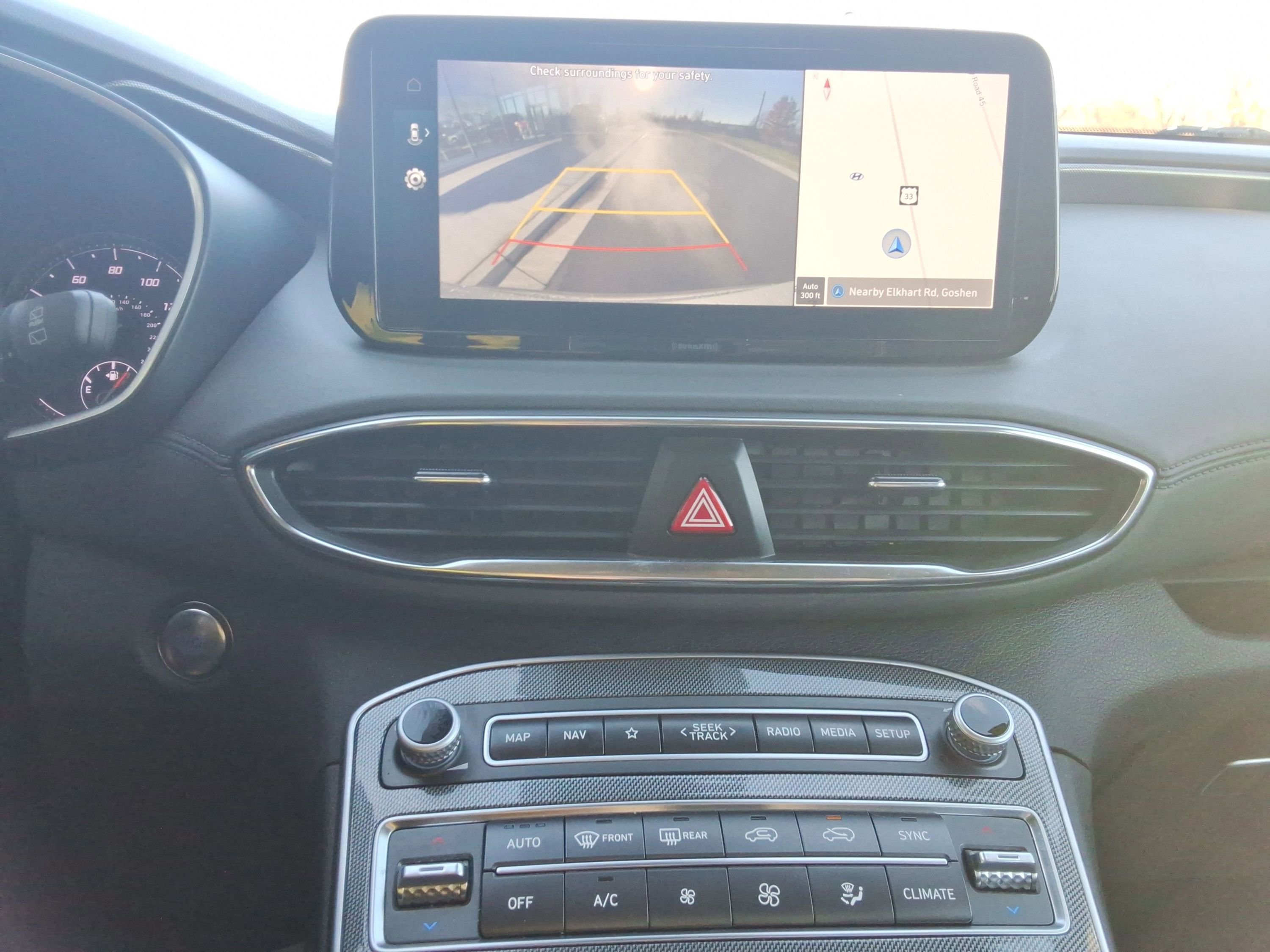 Used 2023 Hyundai Santa Fe SEL image 17