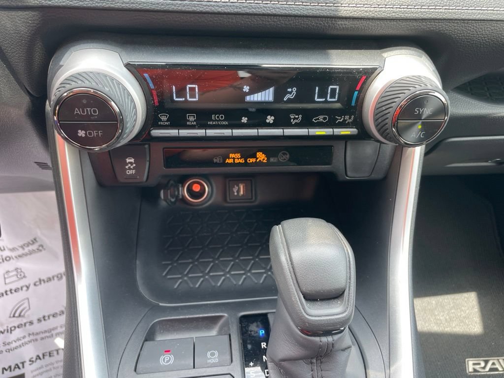 Used 2025 Toyota RAV4 LE AWD/4WD image 20