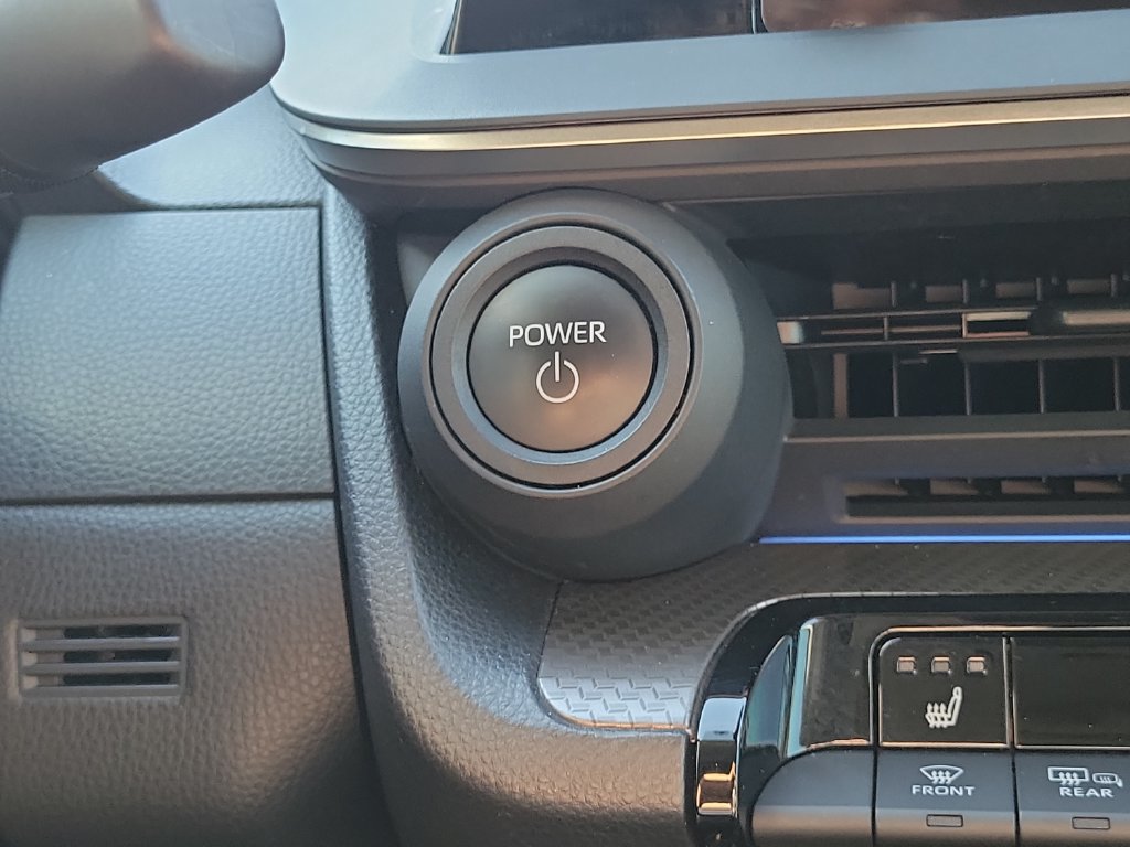 Used 2024 Toyota Prius XLE FWD image 24