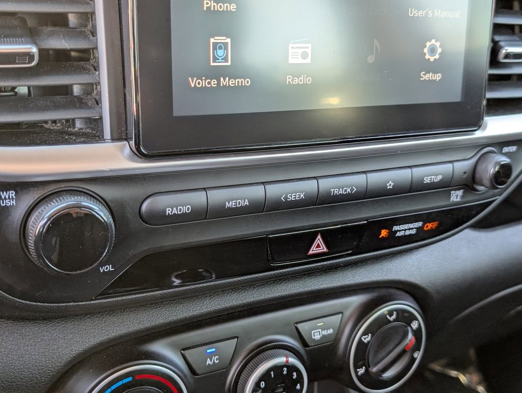 Used 2021 Hyundai Venue SE image 24