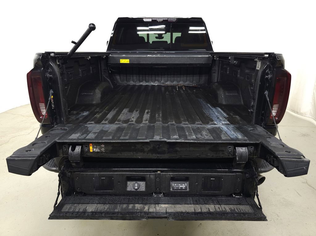 Used 2022 GMC Sierra 3500 Denali w/ Denali Ultimate Package AWD/4WD image 9