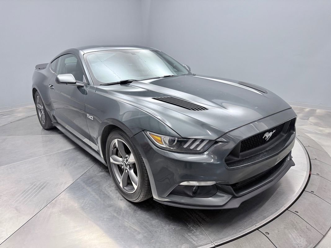 Used 2015 Ford Mustang GT RWD image 3