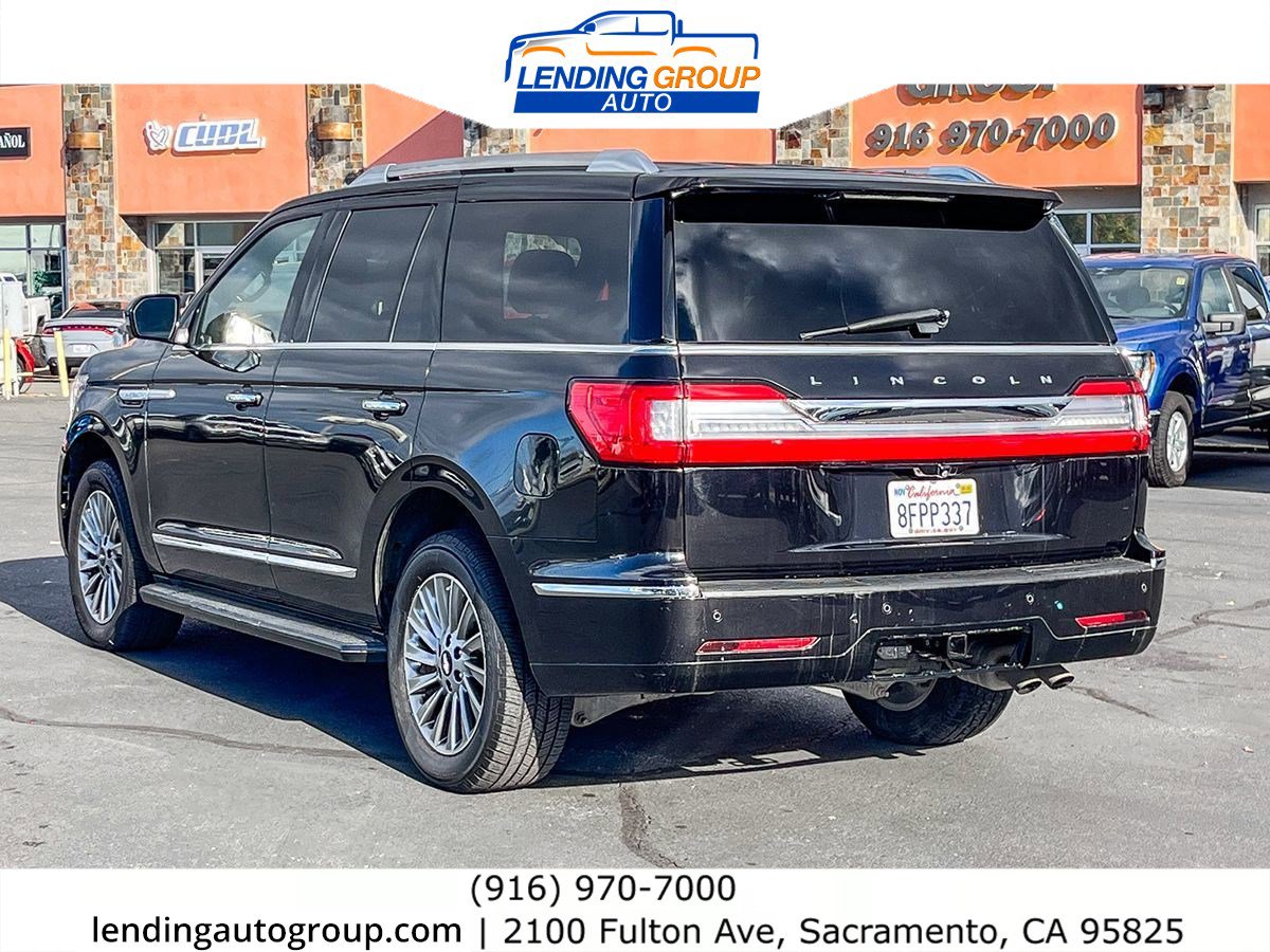 Used 2019 Lincoln Navigator Premiere image 2