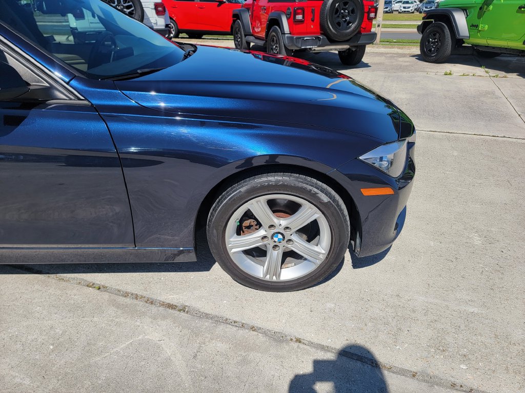 Used 2014 BMW 320i xDrive Sedan AWD/4WD image 9