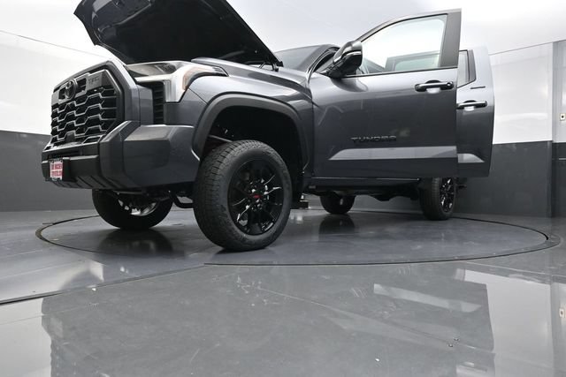 Used 2025 Toyota Tundra Limited w/ TRD Off-Road Package AWD/4WD image 40