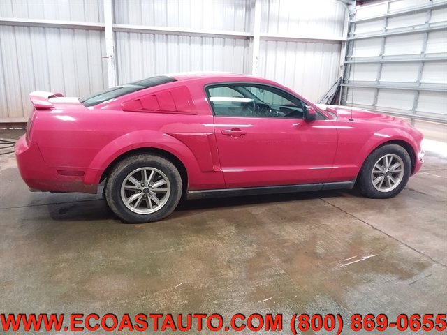 Used 2005 Ford Mustang Deluxe Coupe image 3