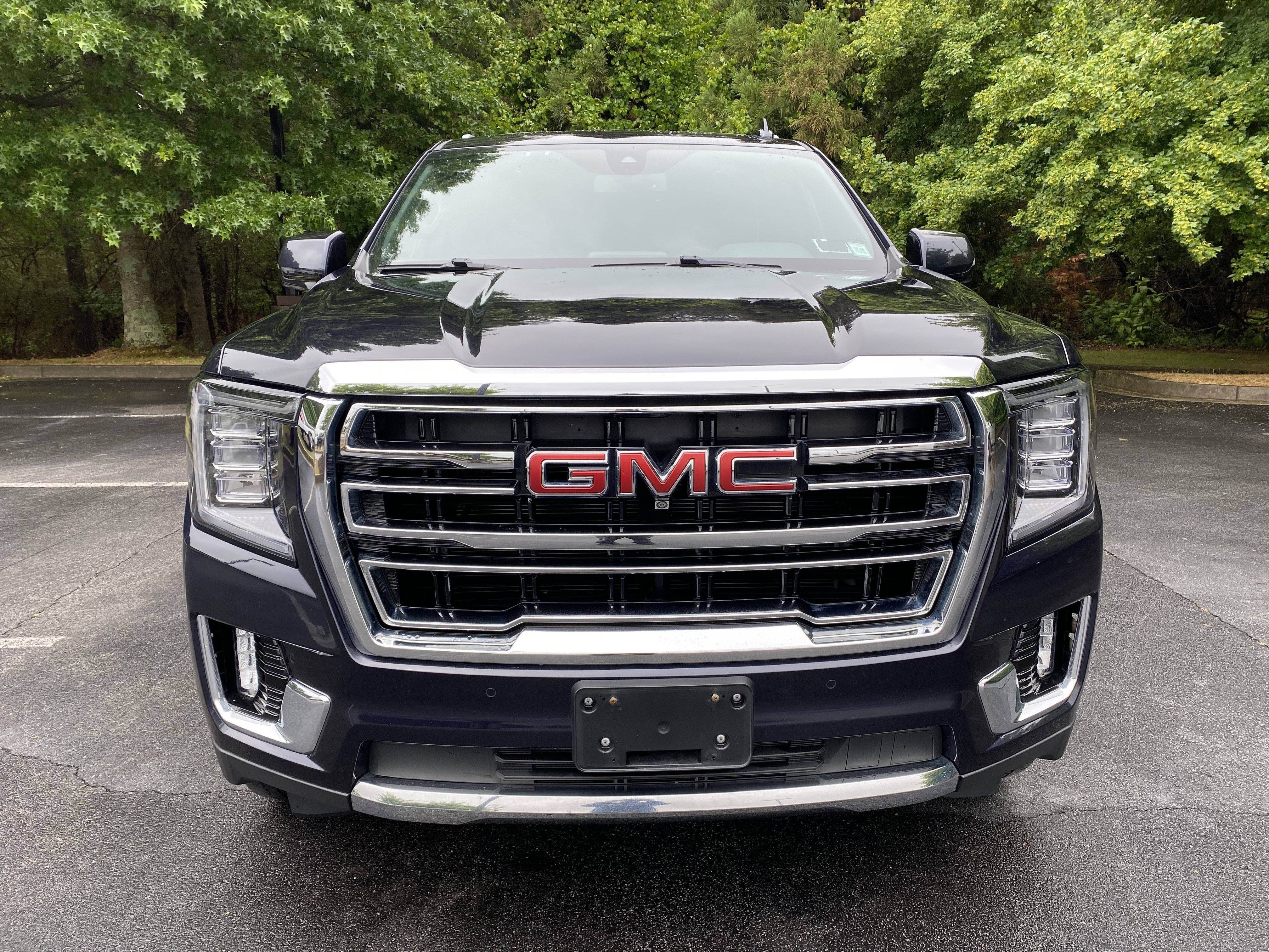 Used 2021 GMC Yukon SLT w/ SLT Premium Package AWD/4WD image 3