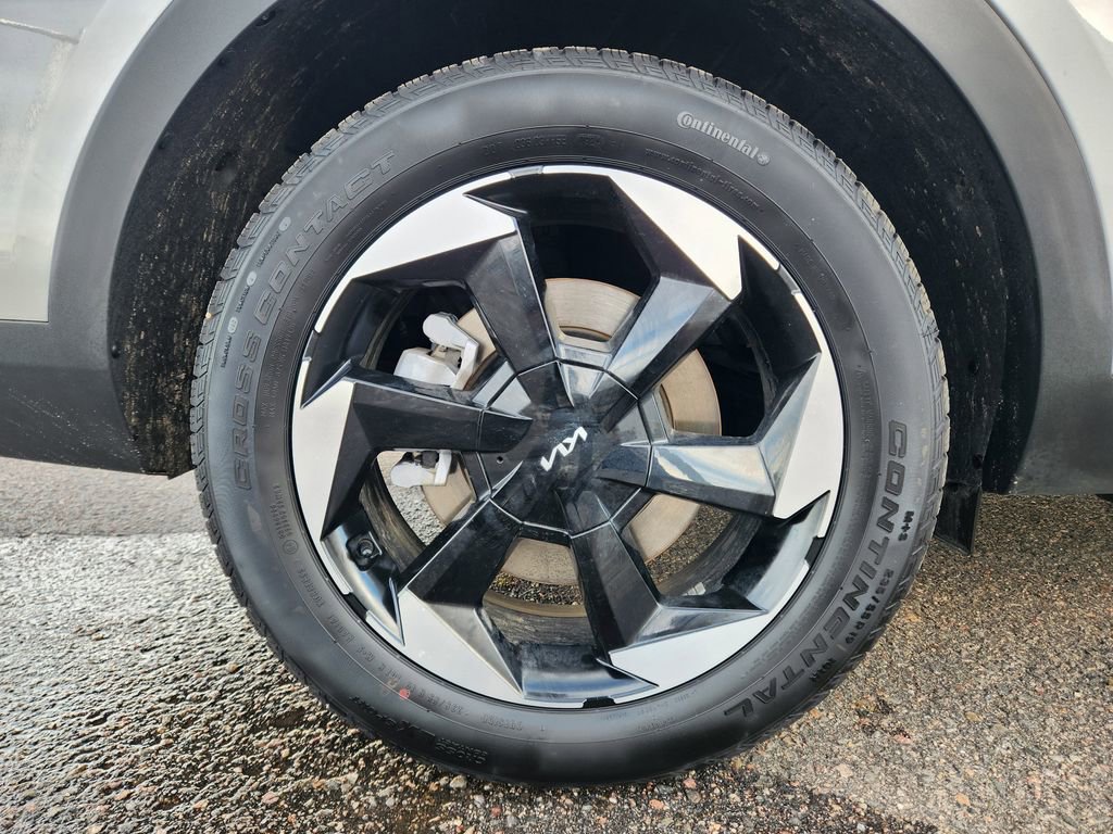 Certified 2025 Kia Sorento EX image 16