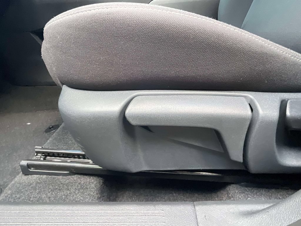 Used 2026 Nissan Rogue S FWD image 15
