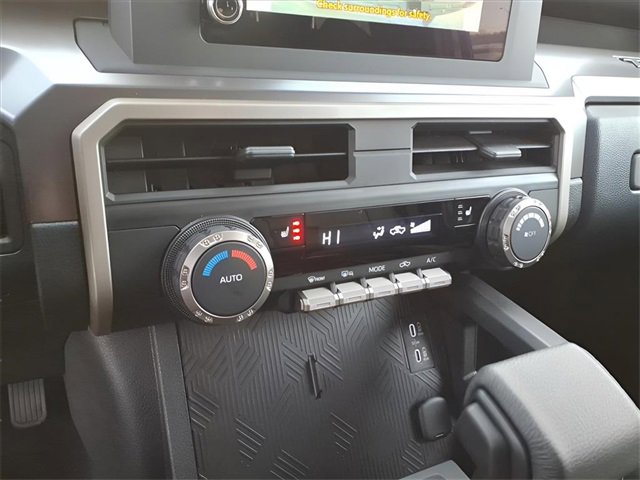 Used 2025 Toyota Tacoma SR5 image 18