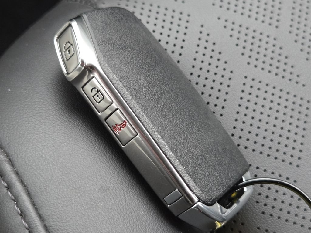 Used 2024 Kia Carnival LX FWD image 35