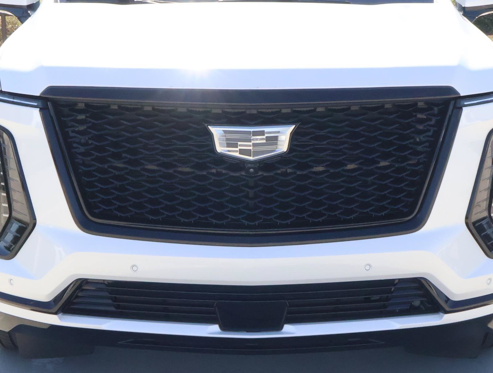 Certified 2025 Cadillac Escalade ESV Sport Platinum w/ LPO, ONYX Package AWD/4WD image 6