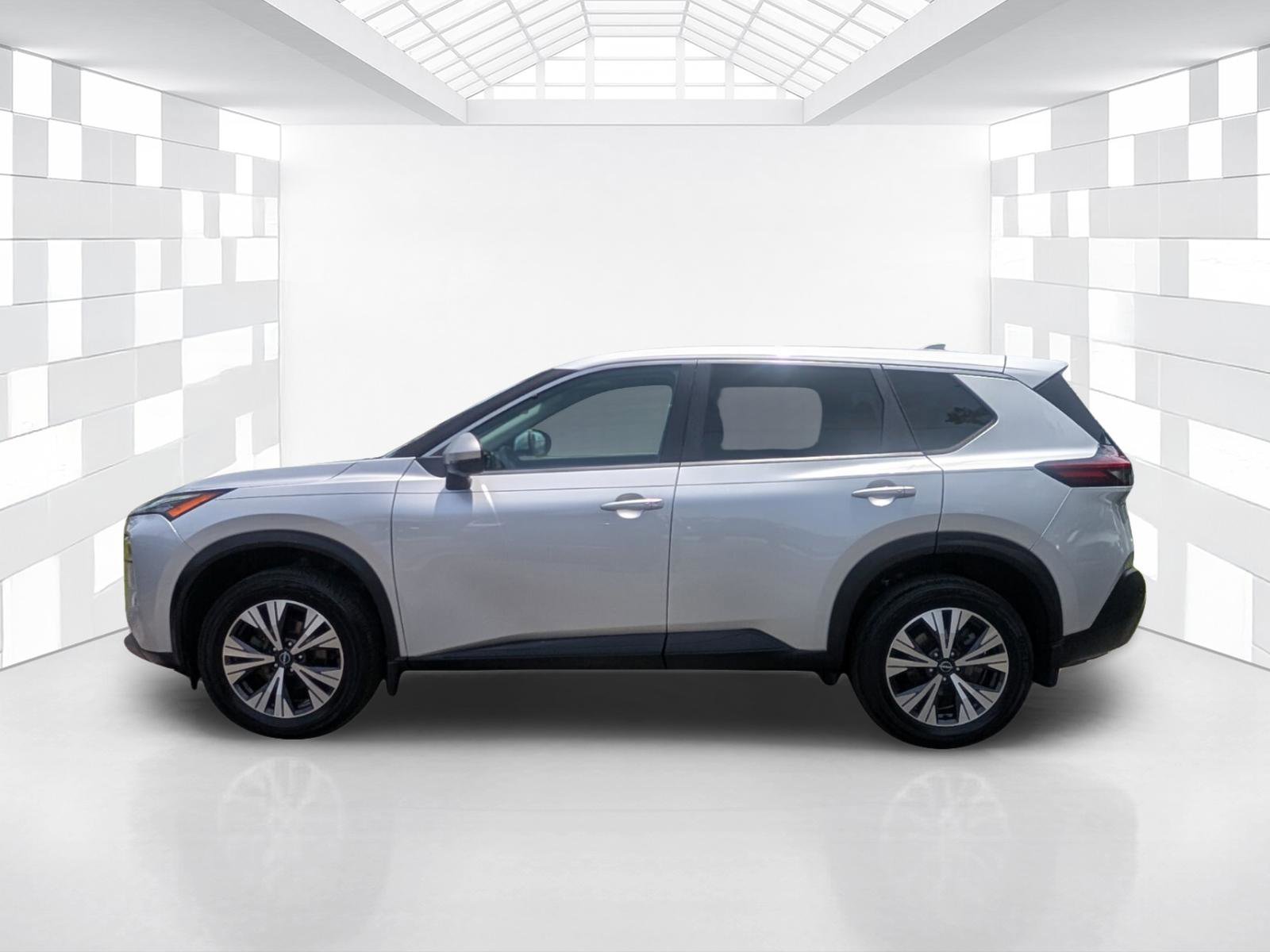 Used 2022 Nissan Rogue SV FWD image 3