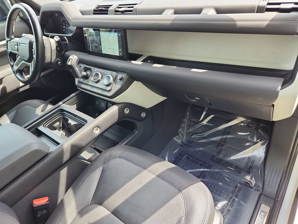 Used 2021 Land Rover Defender 110 X-Dynamic SE AWD/4WD image 27