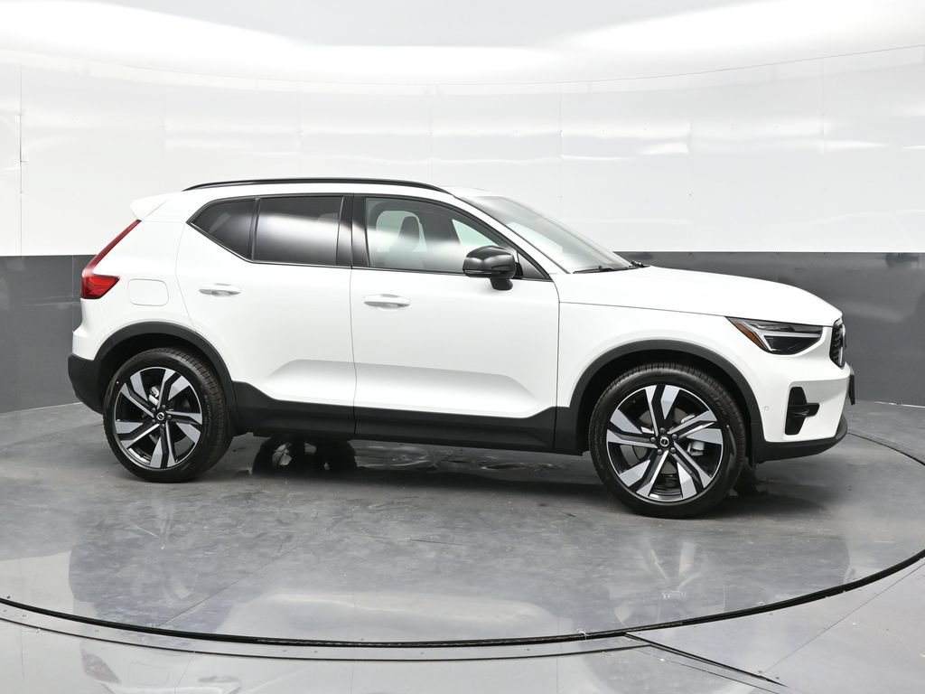 New 2026 Volvo XC40 B5 Ultra w/ Protection Package Premier AWD/4WD image 8