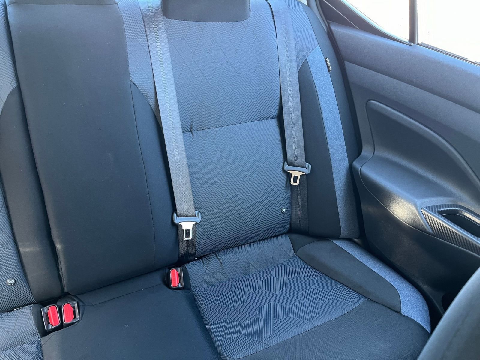 Used 2025 Nissan Versa SV image 33