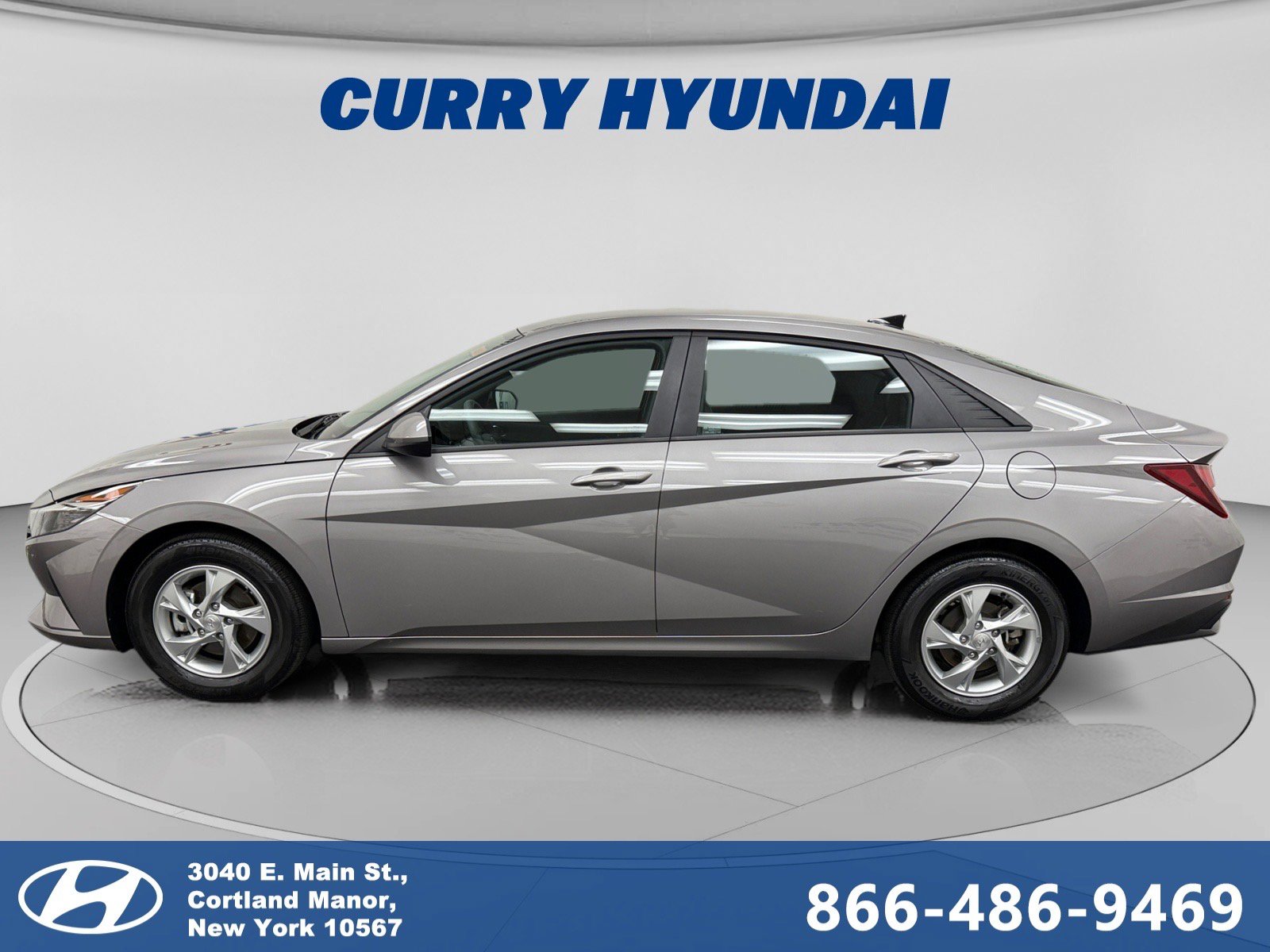 Used 2023 Hyundai Elantra SE image 2