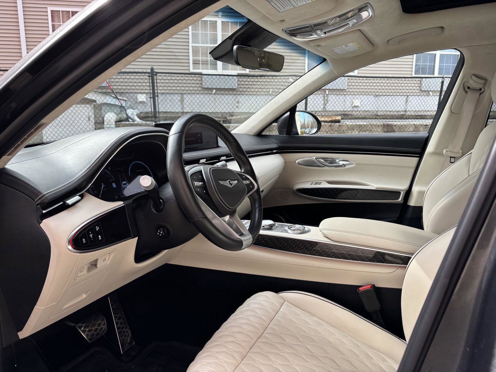 Used 2023 Genesis GV70 3.5T Sport w/ Sport Prestige Package image 8