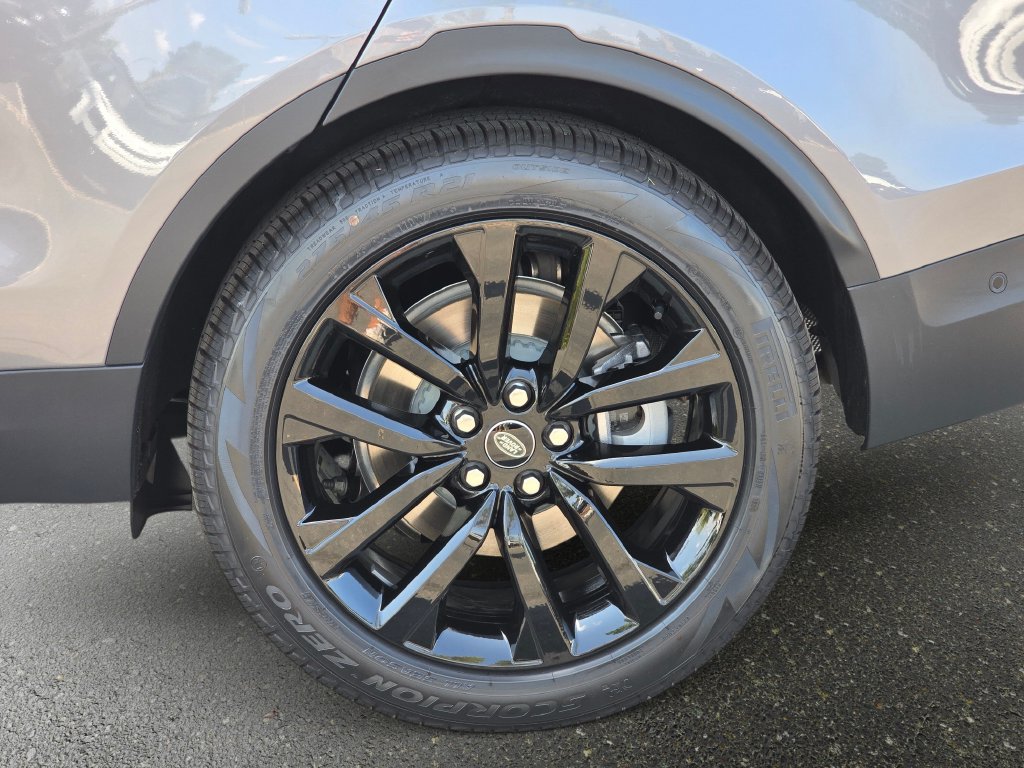 New 2026 Land Rover Discovery S AWD/4WD image 37