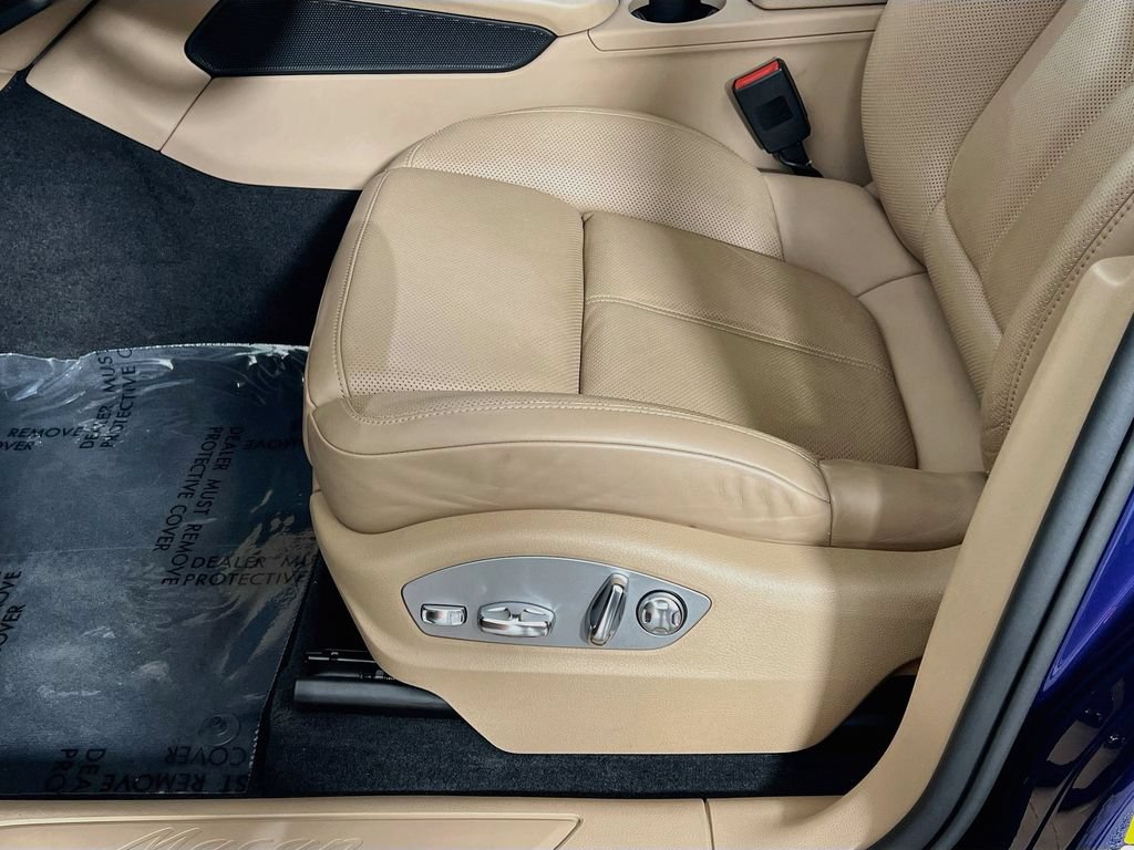 Used 2023 Porsche Macan Turbo AWD/4WD image 20