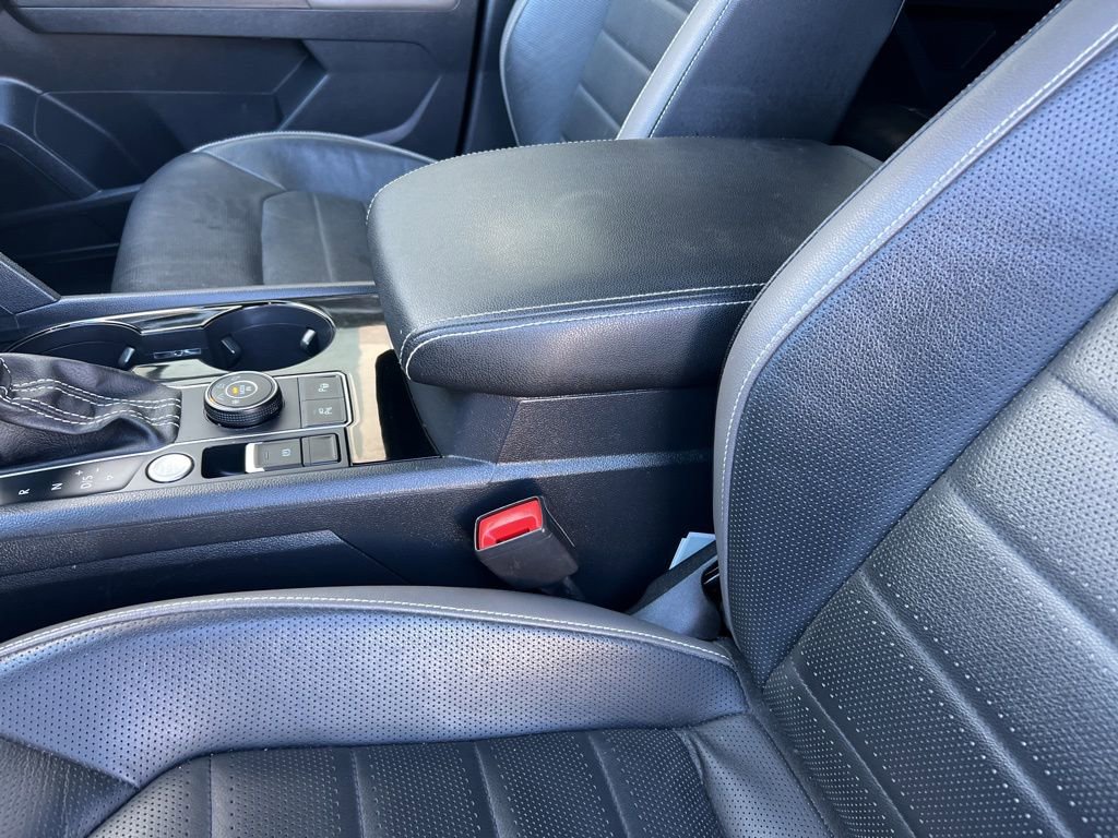 Certified 2023 Volkswagen Atlas Cross Sport SEL Premium R-Line image 29