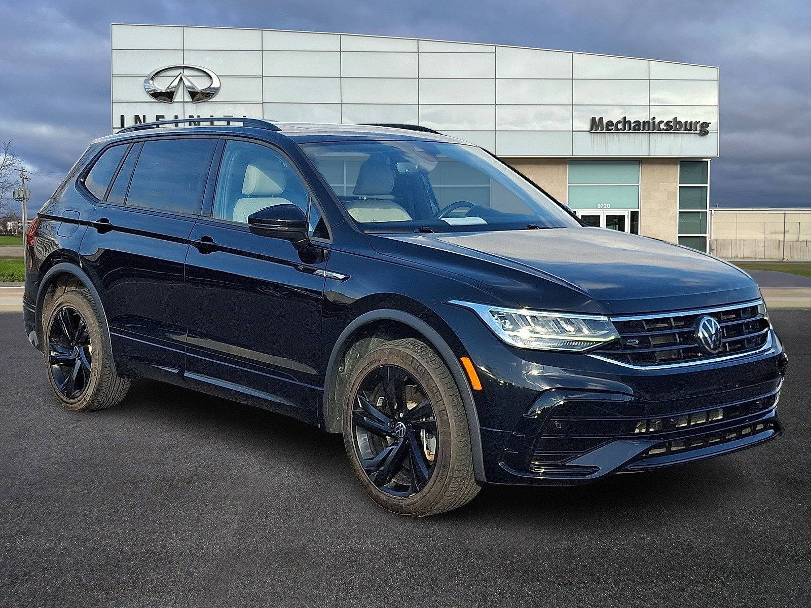 Used 2023 Volkswagen Tiguan SE R-Line