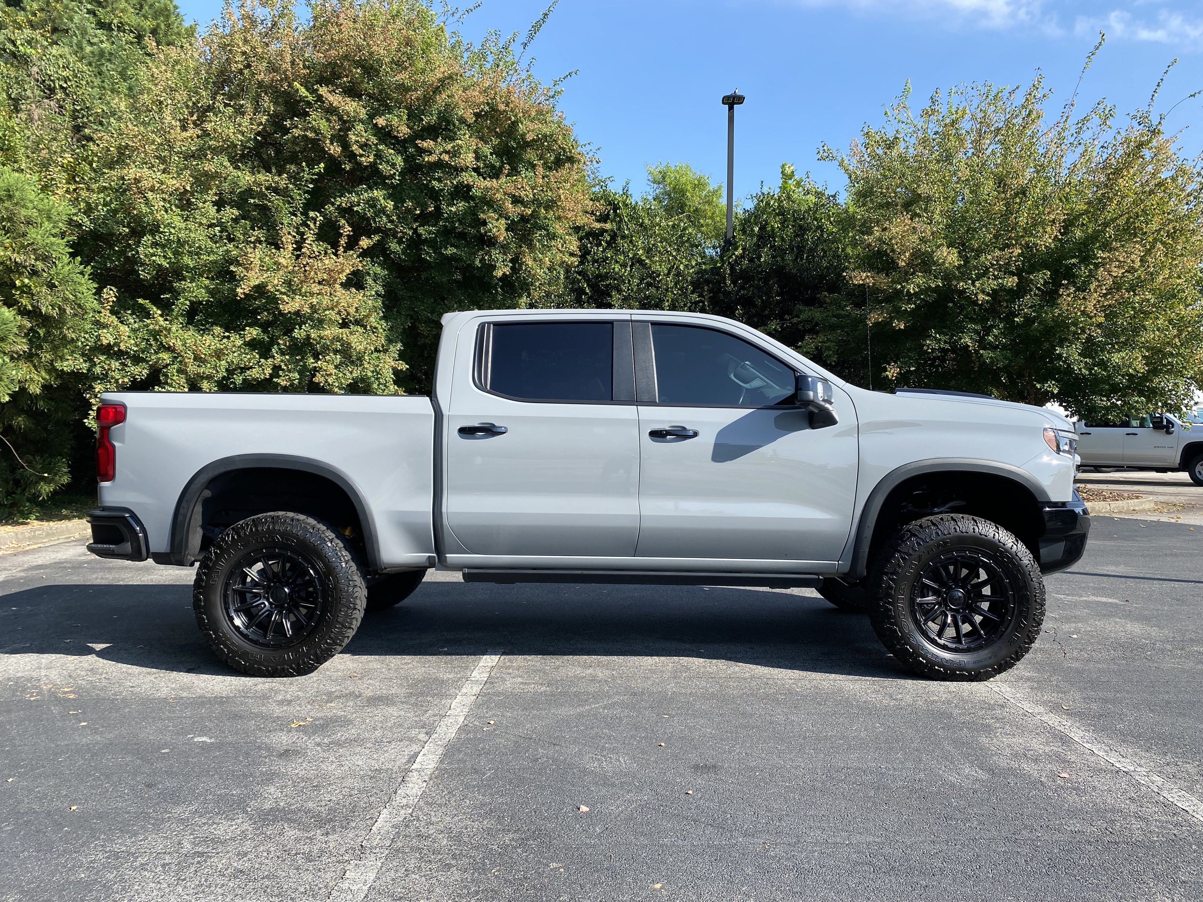 Used 2025 Chevrolet Silverado 1500 ZR2 w/ Technology Package AWD/4WD image 10