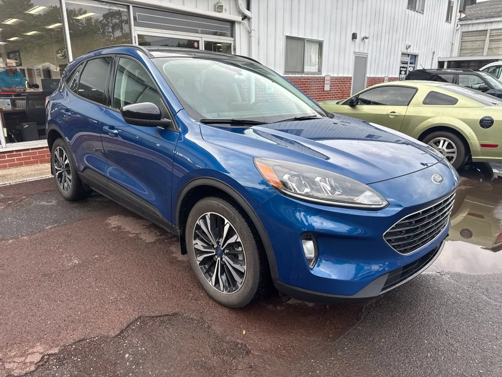 Certified 2022 Ford Escape SEL w/ SEL Stealth AWD Package image 3