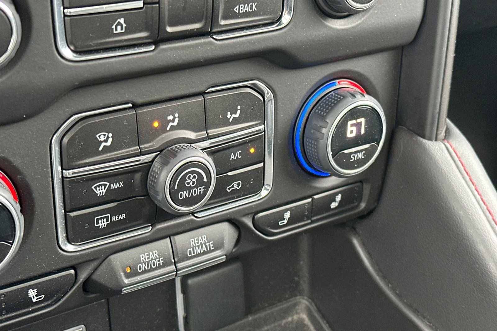 Used 2023 Chevrolet Suburban RST w/ Luxury Package image 31