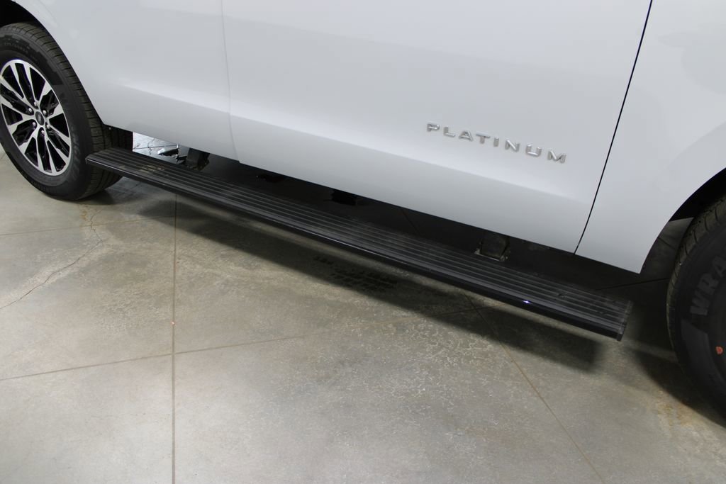 Used 2025 Ford Expedition Platinum image 14