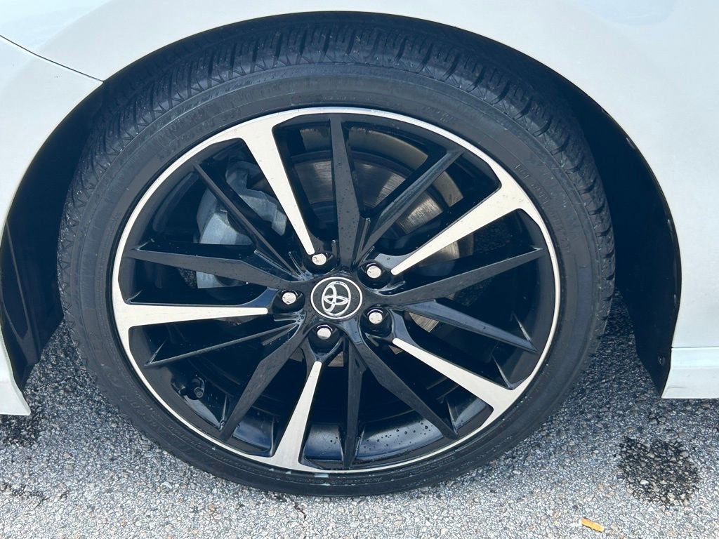 Used 2020 Toyota Camry XSE image 18