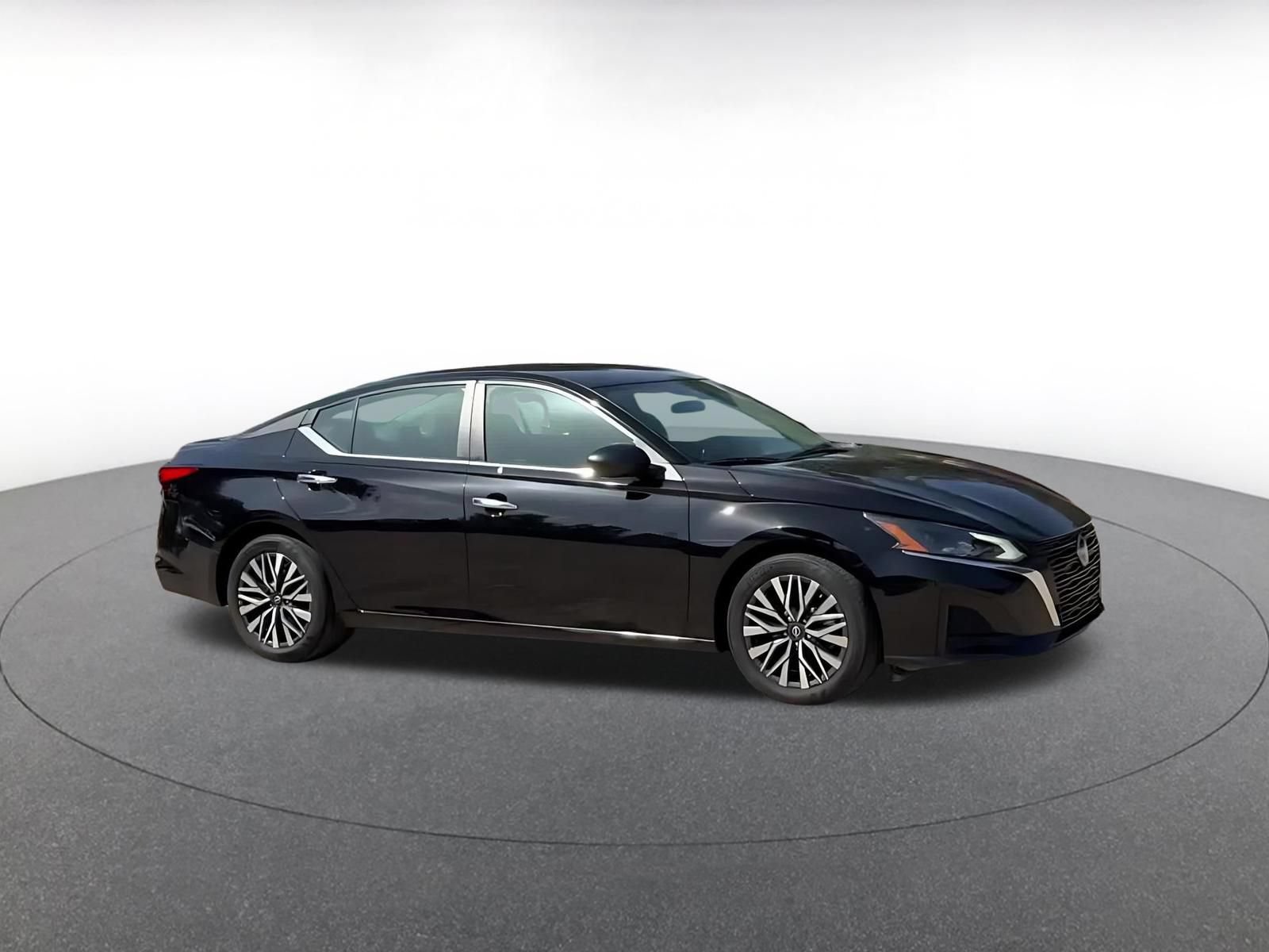 Used 2025 Nissan Altima 2.5 SV FWD video 2