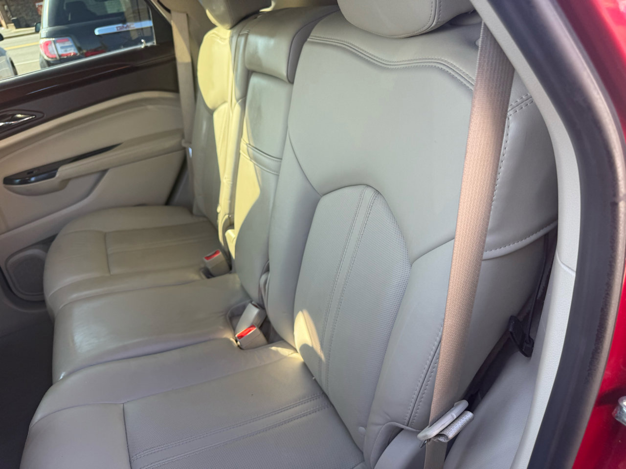 Used 2015 Cadillac SRX Luxury w/ Driver Awareness Package image 64