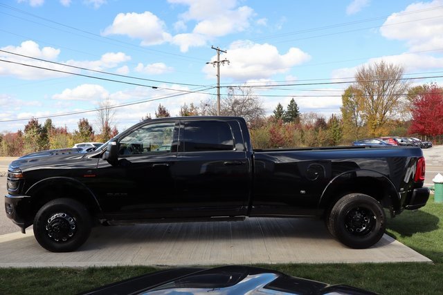 Used 2025 RAM 3500 Limited image 36