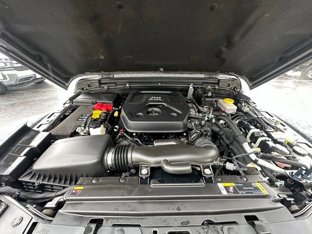 Used 2023 Jeep Wrangler Unlimited Rubicon w/ Cold Weather Group image 17
