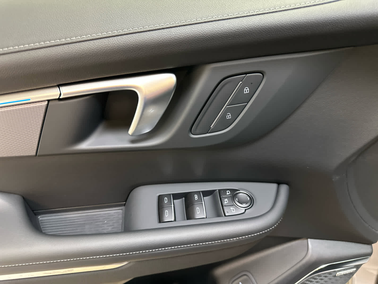 New 2026 Buick Enclave Sport Touring image 19