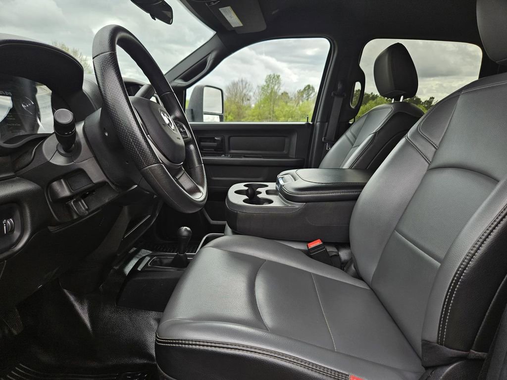 Used 2024 RAM 3500 Tradesman w/ Chrome Appearance Group image 11