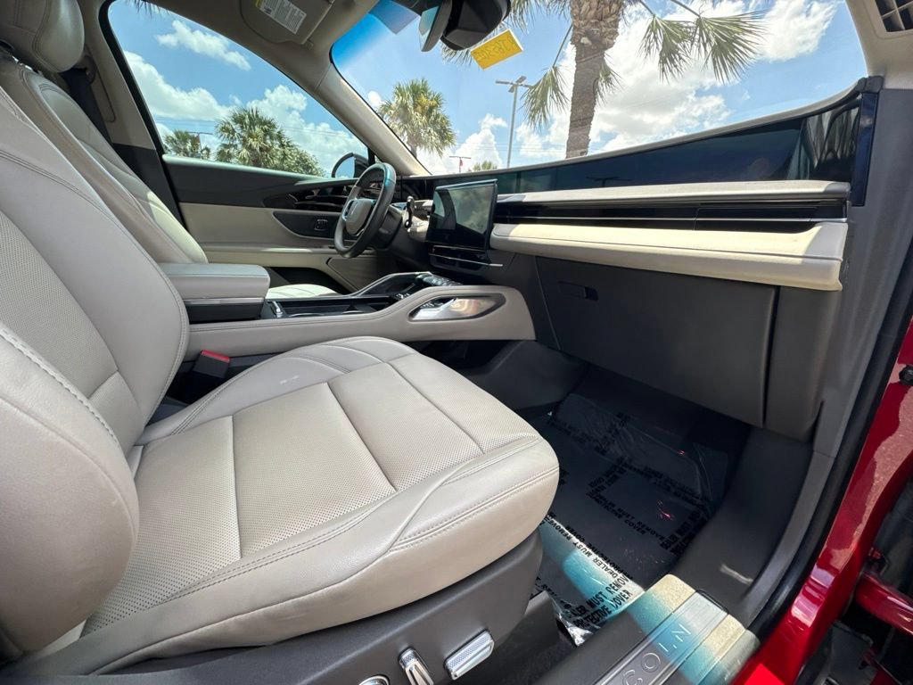 Certified 2024 Lincoln Nautilus Premier AWD/4WD image 23