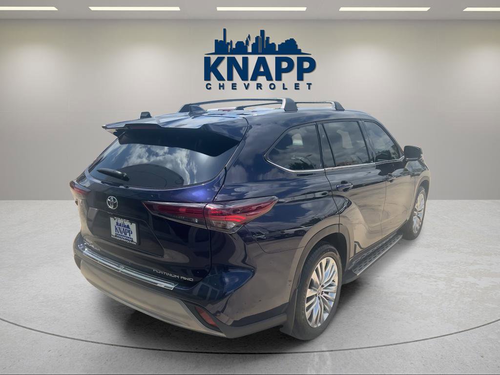 Used 2025 Toyota Highlander Platinum image 5