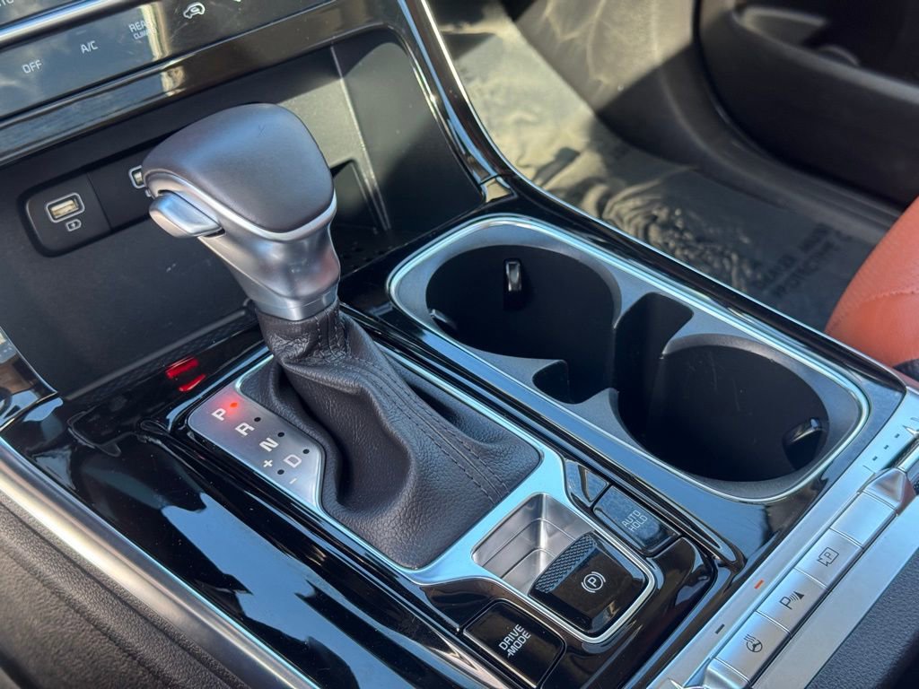 Used 2024 Kia Carnival SX Prestige image 14