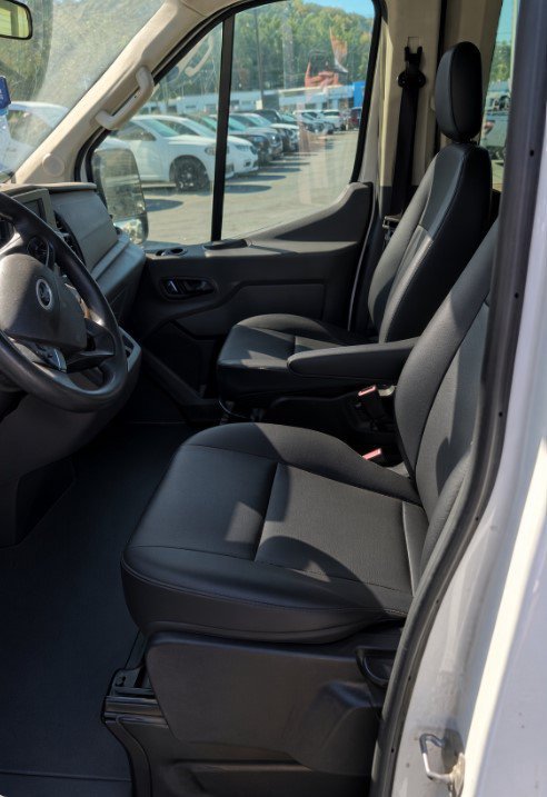 Used 2023 Ford Transit 350 XL RWD image 4