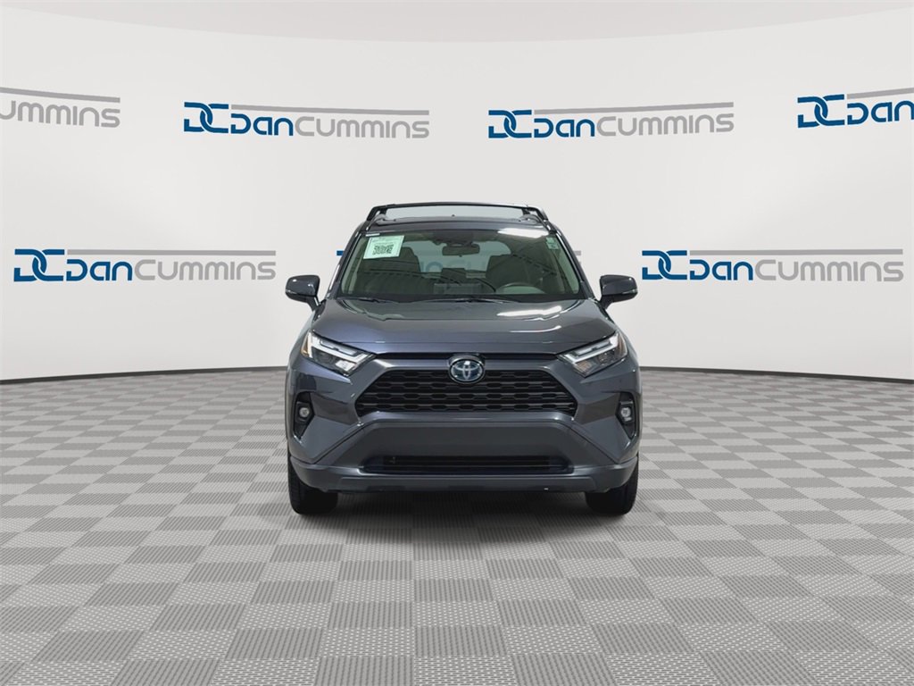 Used 2023 Toyota RAV4 XLE Premium image 3