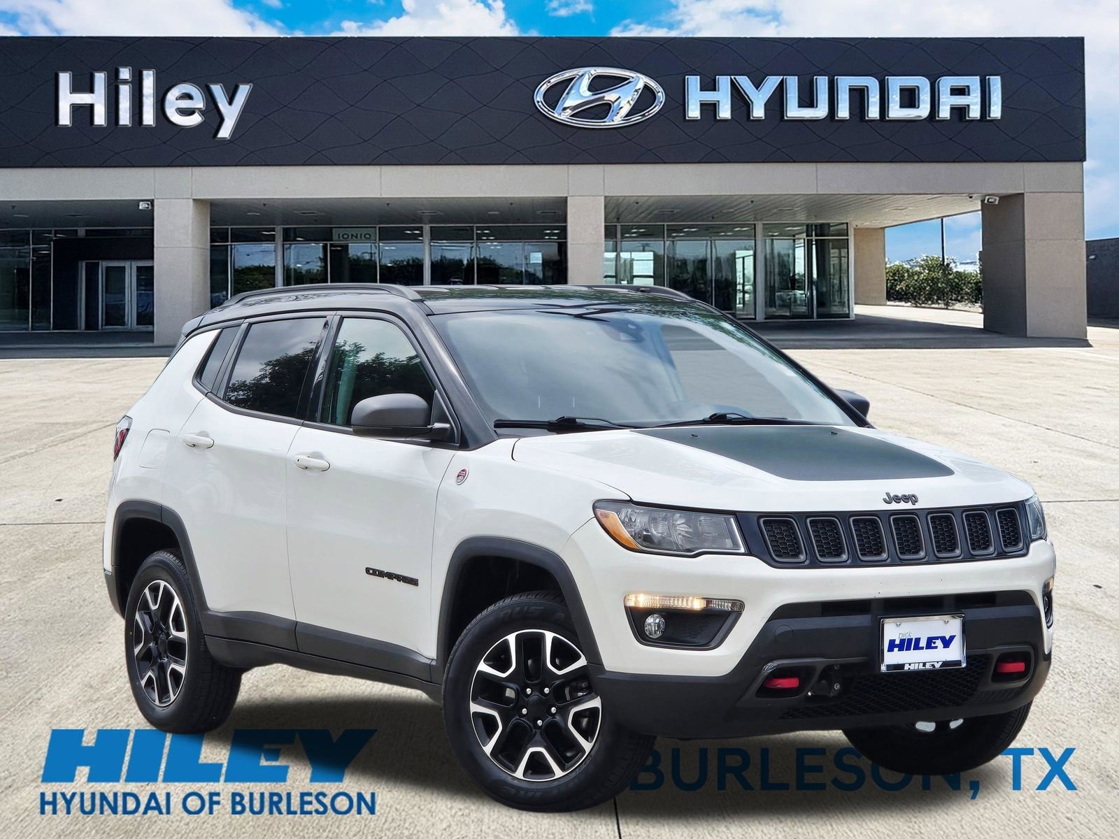 Used 2021 Jeep Compass Trailhawk image 2